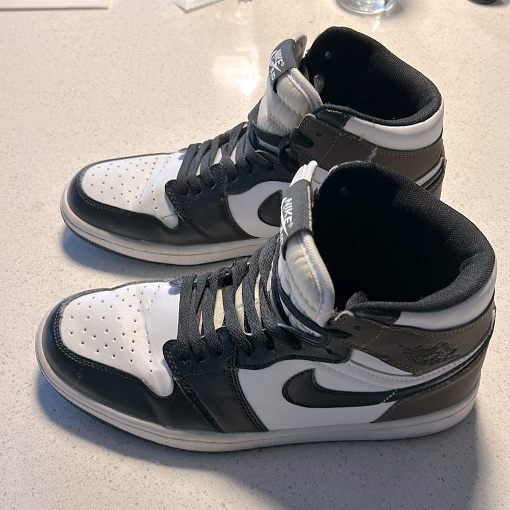 Nike Air Jordan 1 Men’s 9.5 Brown-Black-White